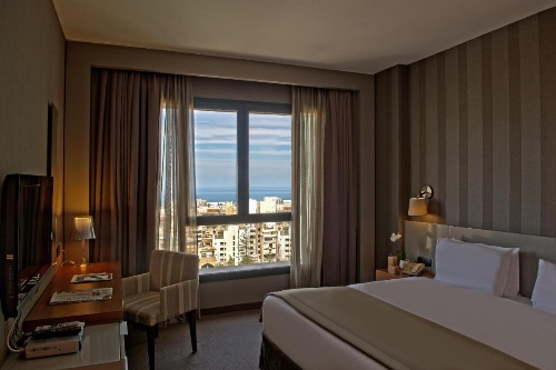 ParkTower Suites image 9